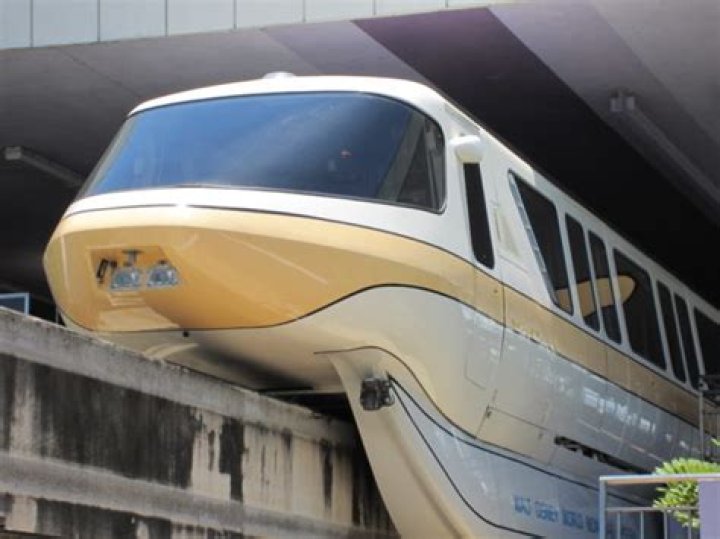 5 Facts About Disney’s Monorails