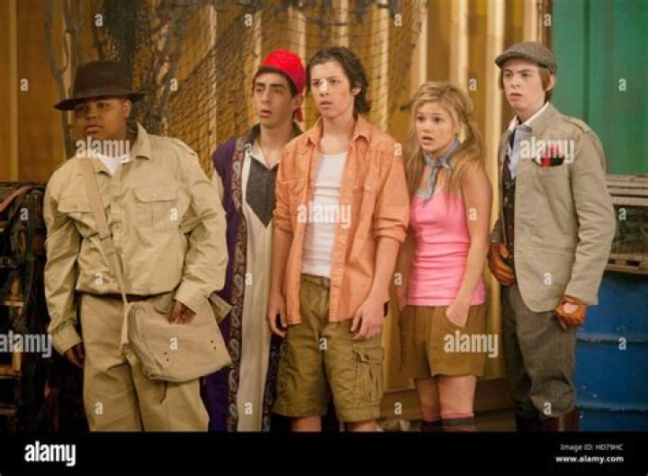 TARA MACKEN, IAN REED KESLER, LEO HOWARD, ALEX CHRISTIAN JONES, OLIVIA HOLT, MATEO ARIAS, DYLAN RILEY SNYDER – Celeb Secrets