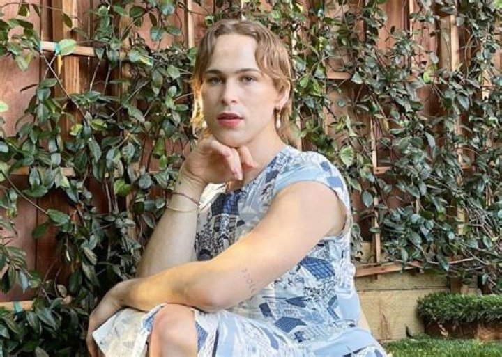 Tommy Dorfman Comes Out as Transgender – Celeb Secrets